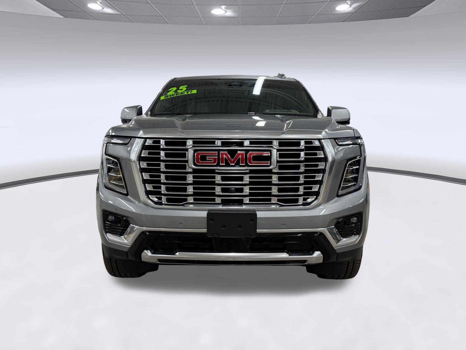 Used 2025 GMC Yukon XL Denali AWD/4WD image 6