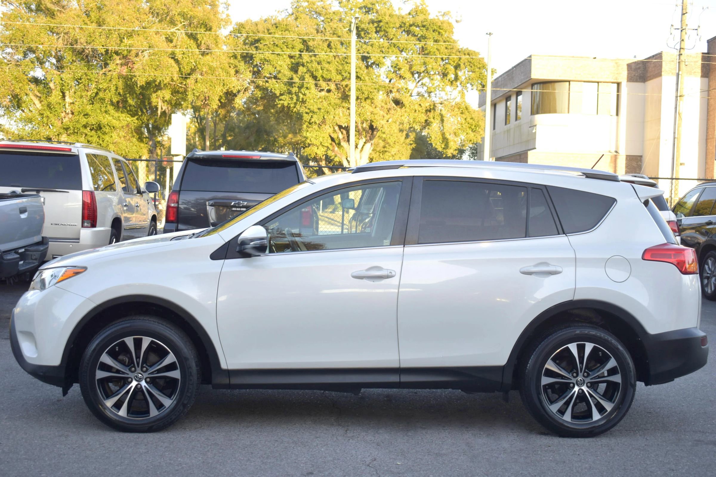 Used 2015 Toyota RAV4 Limited w/ Technology Package image 4