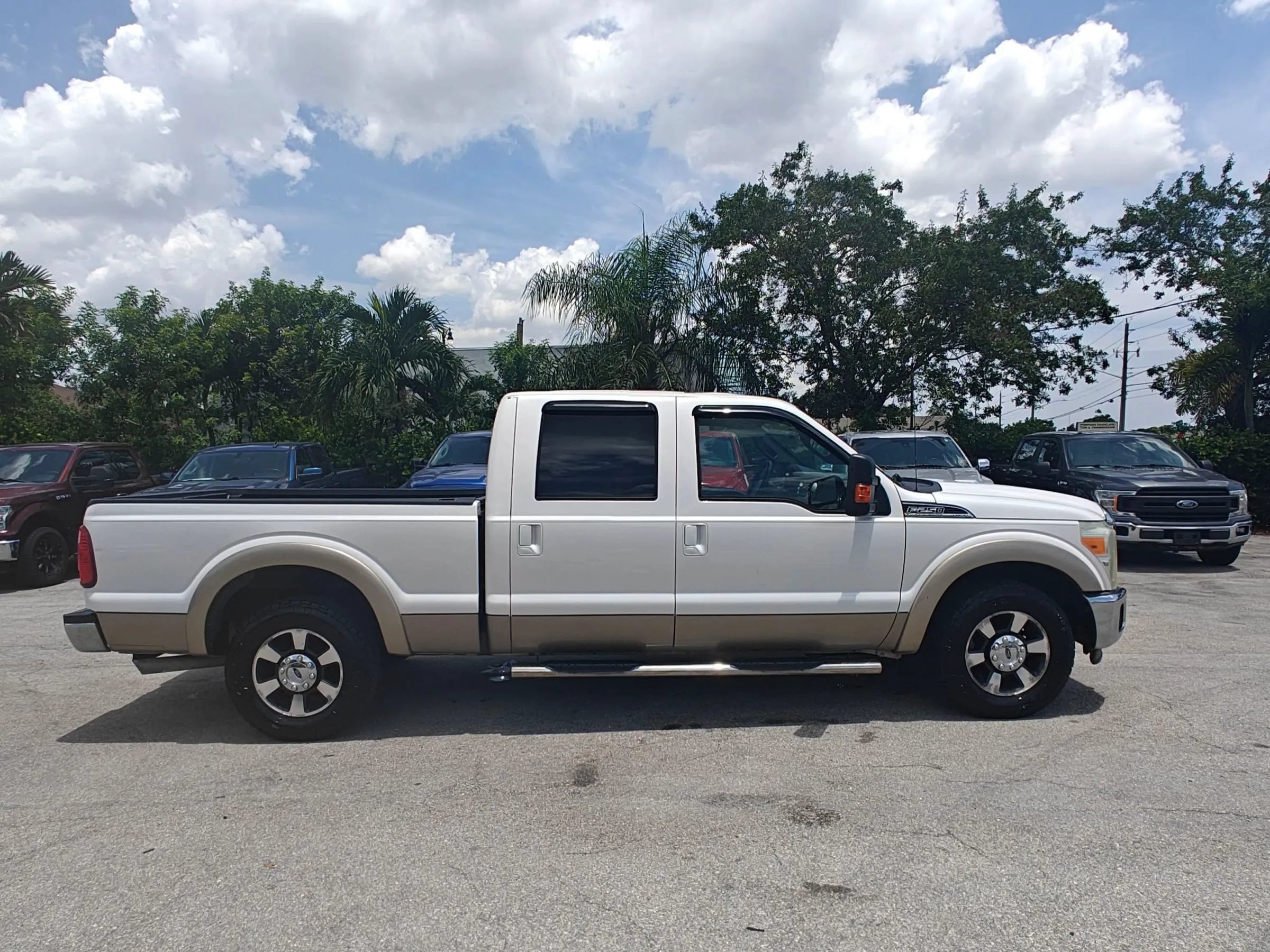 Used 2011 Ford F250 Lariat w/ Lariat Interior Pkg RWD image 9