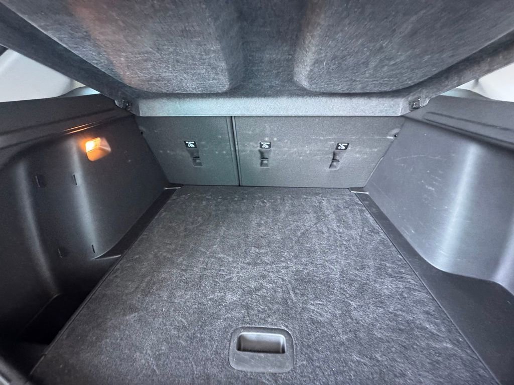 Used 2025 Chevrolet Trax LT FWD image 9