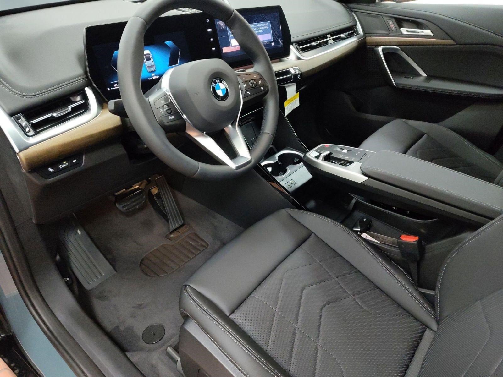 Certified 2025 BMW X1 xDrive28i w/ Convenience Package AWD/4WD image 4