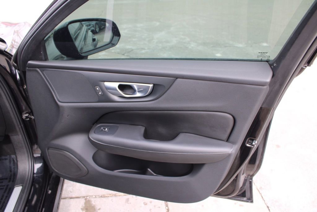 Used 2024 Volvo S60 B5 Plus image 21