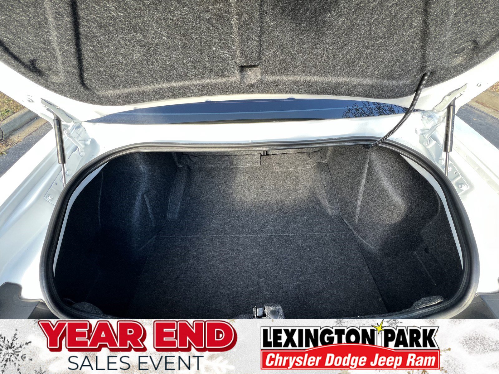 Used 2022 Dodge Challenger R/T Scat Pack image 9