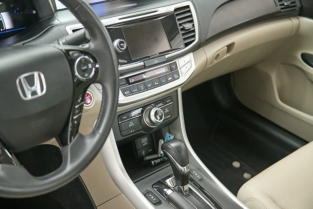Used 2015 Honda Accord Touring image 15