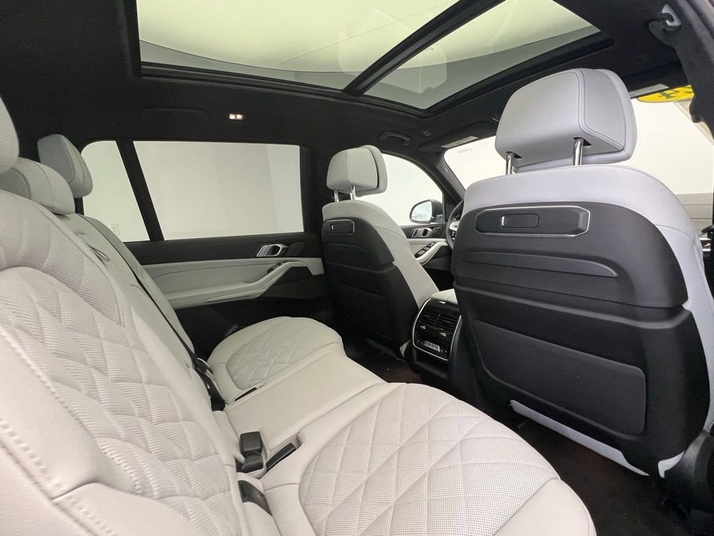 Certified 2024 BMW X7 xDrive40i w/ Premium Package image 8