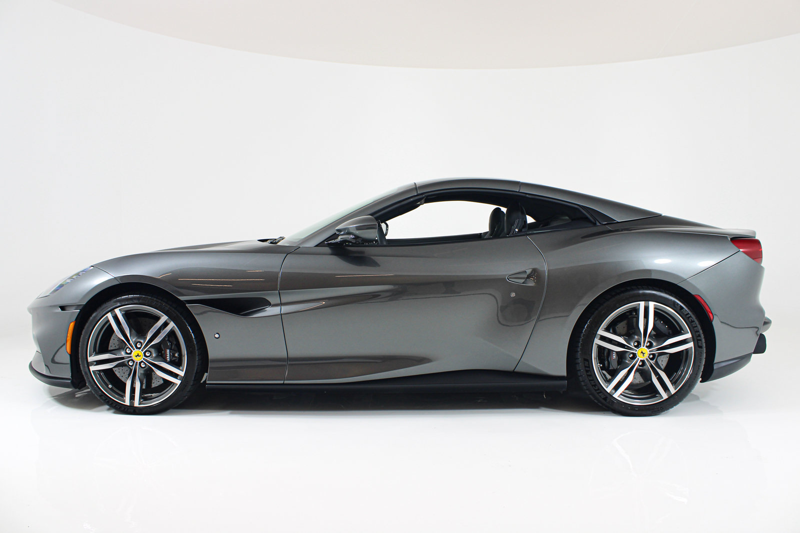 Certified 2023 Ferrari Portofino M RWD image 6