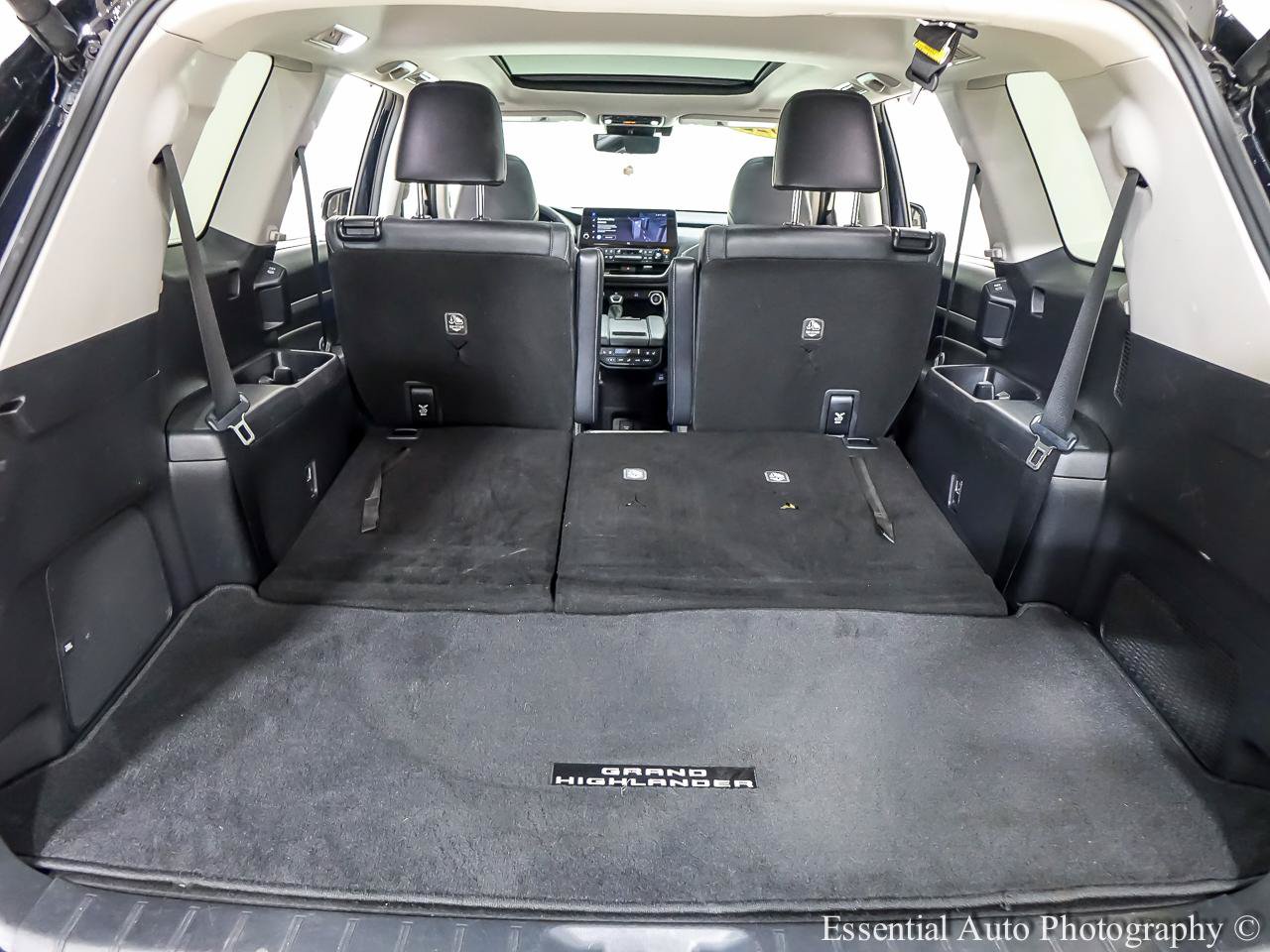 Used 2025 Toyota Grand Highlander AWD image 29