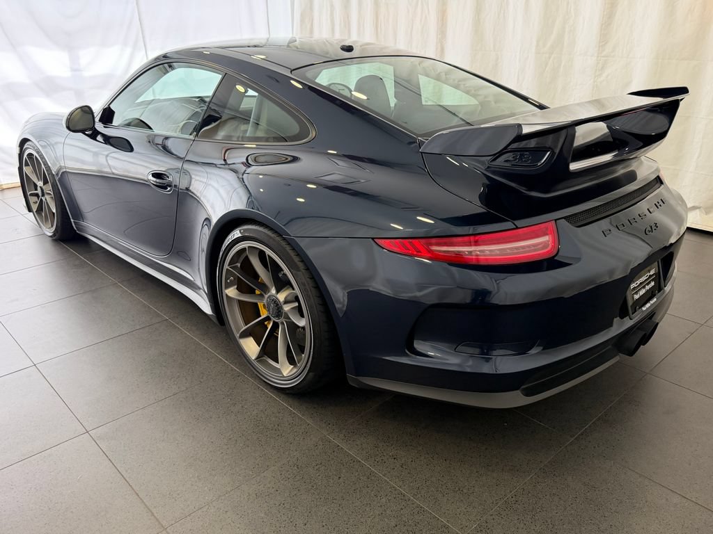 Certified 2015 Porsche 911 GT3 RWD image 3