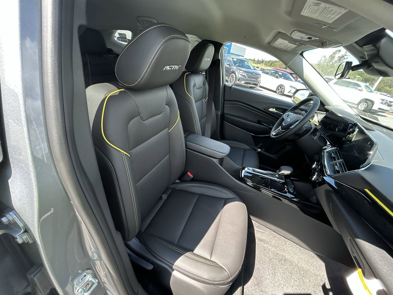 New 2025 Chevrolet Trax ACTIV w/ Driver Confidence Package FWD image 16