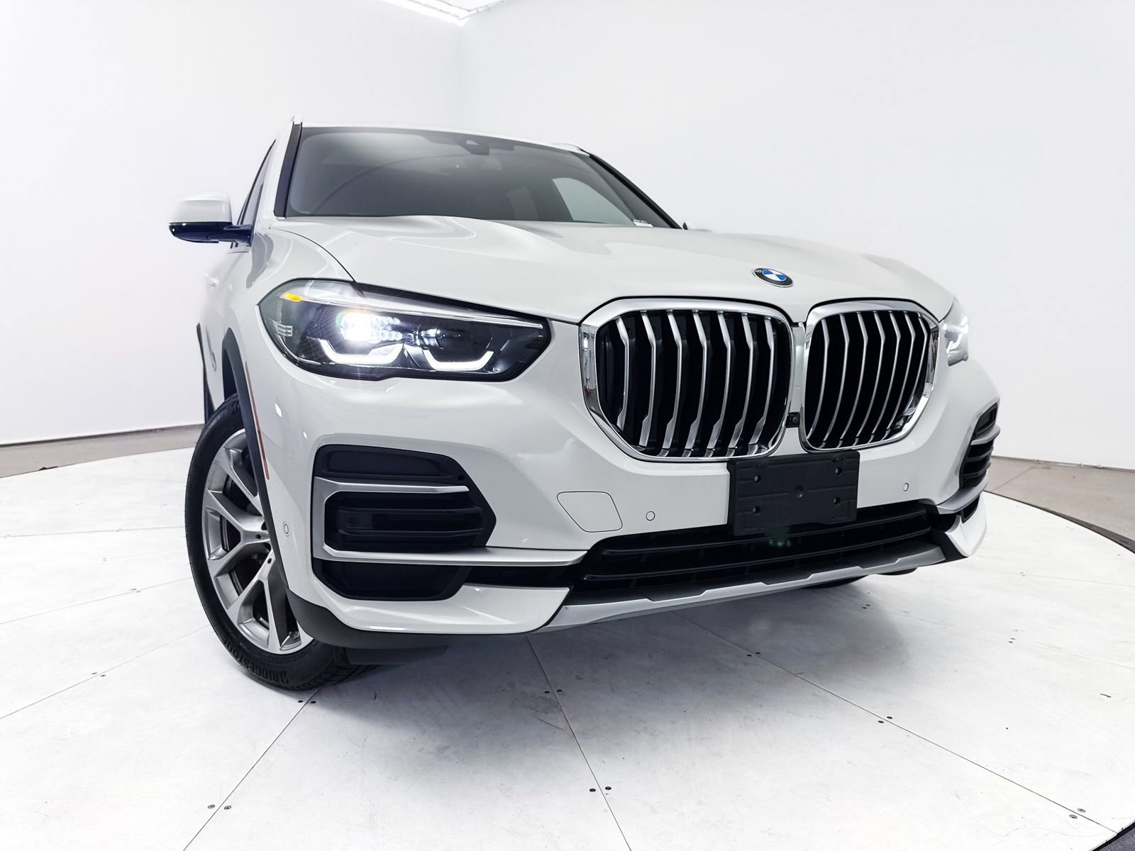 Used 2022 BMW X5 xDrive40i w/ Premium Package AWD/4WD image 8