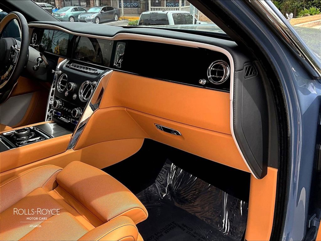 Certified 2026 Rolls-Royce Cullinan image 15