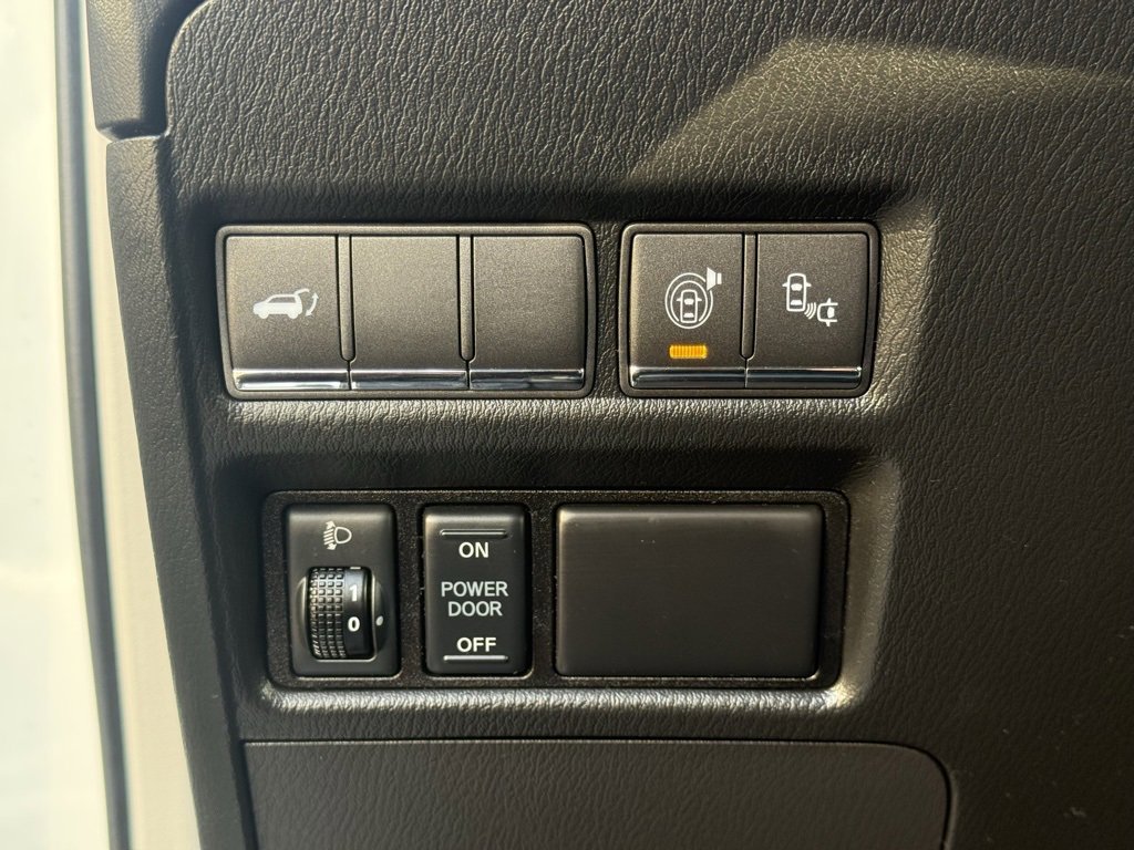 Used 2016 INFINITI QX80 Luxe w/ 22" Wheel Package image 17