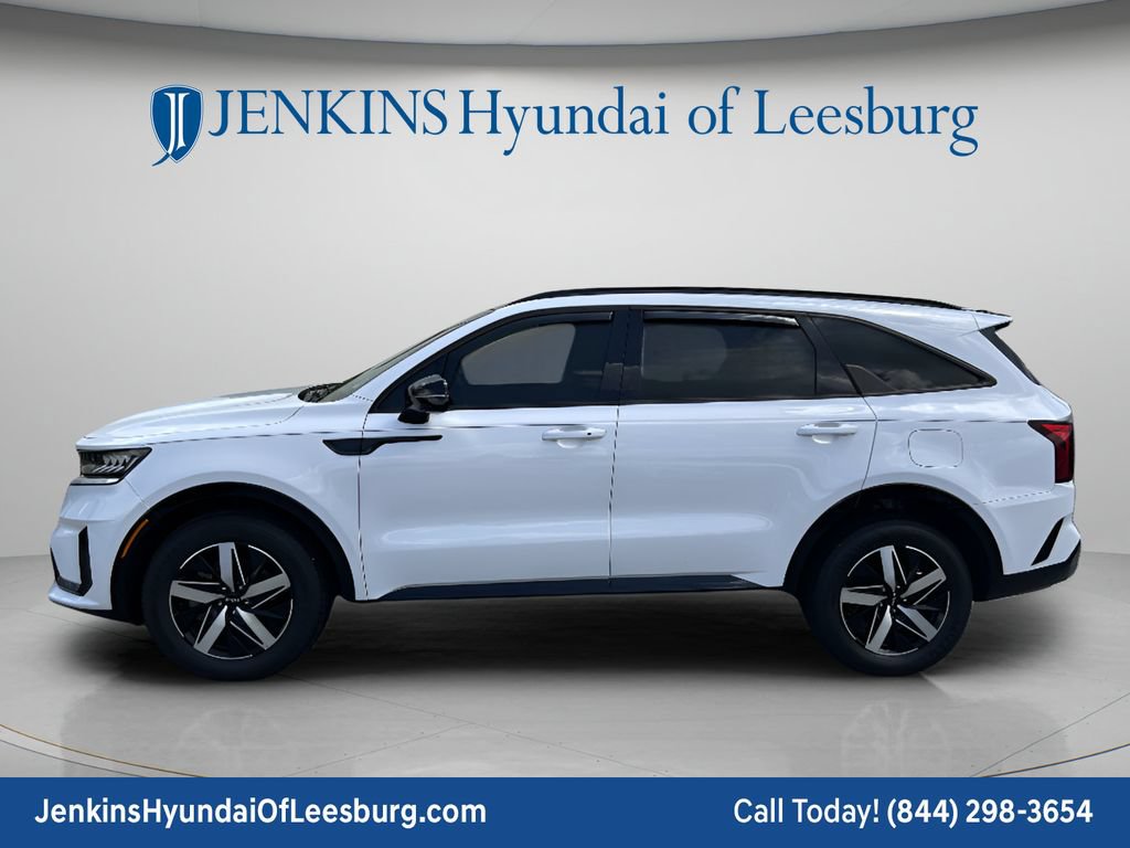 Used 2023 Kia Sorento EX w/ Panoramic Sunroof Package FWD image 9