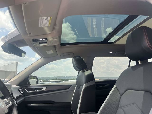 Used 2024 Volkswagen Atlas Peak Edition SE AWD/4WD image 24