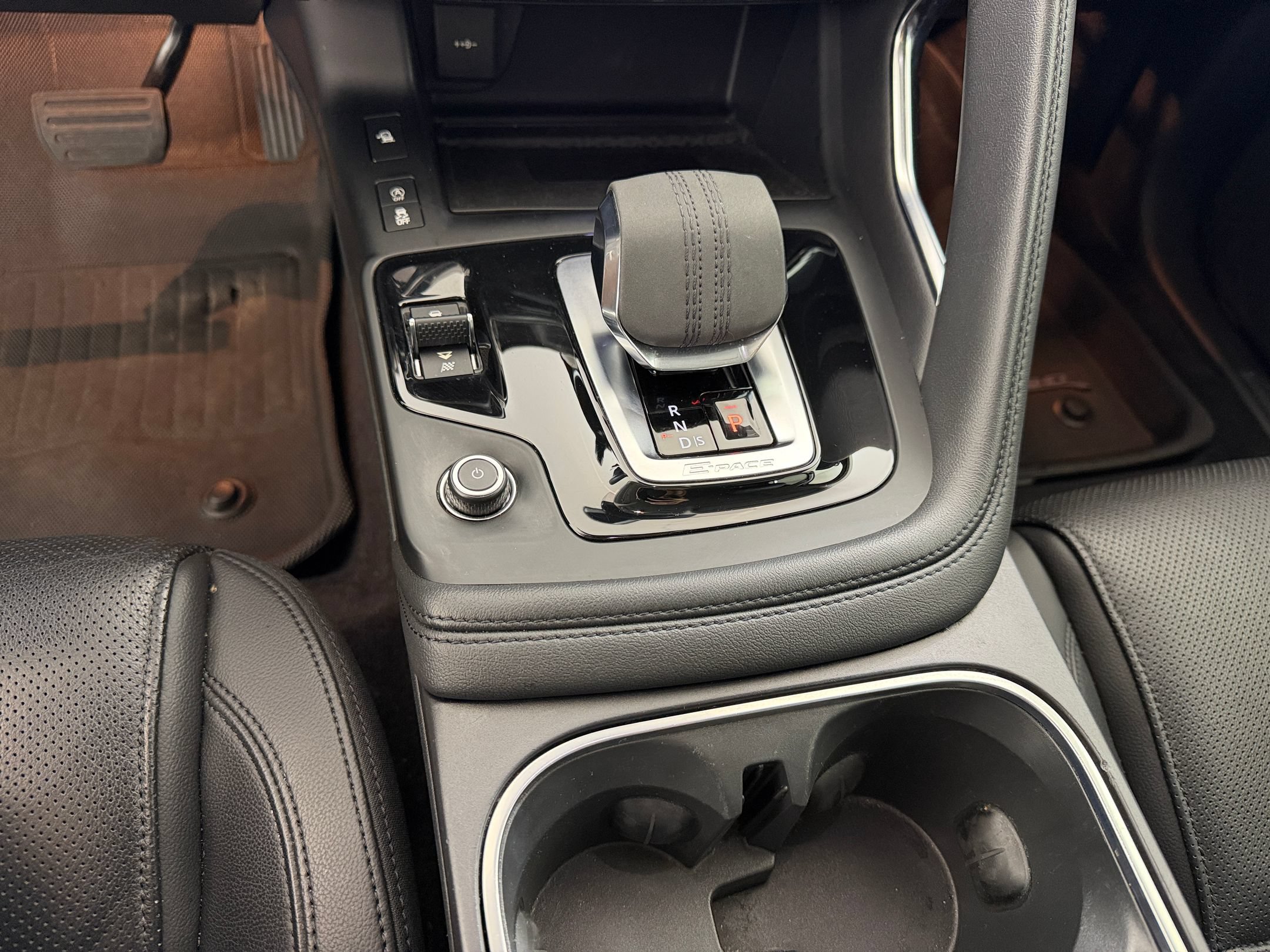 Used 2021 Jaguar E-PACE SE AWD/4WD image 19