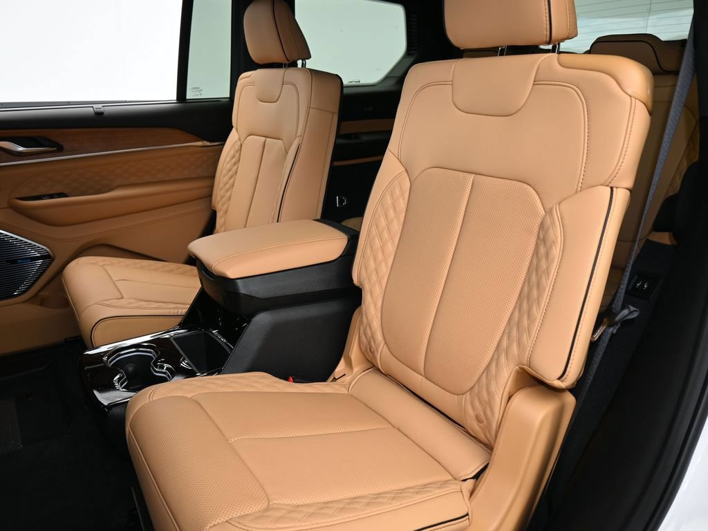New 2025 Jeep Grand Cherokee L Summit AWD/4WD image 46