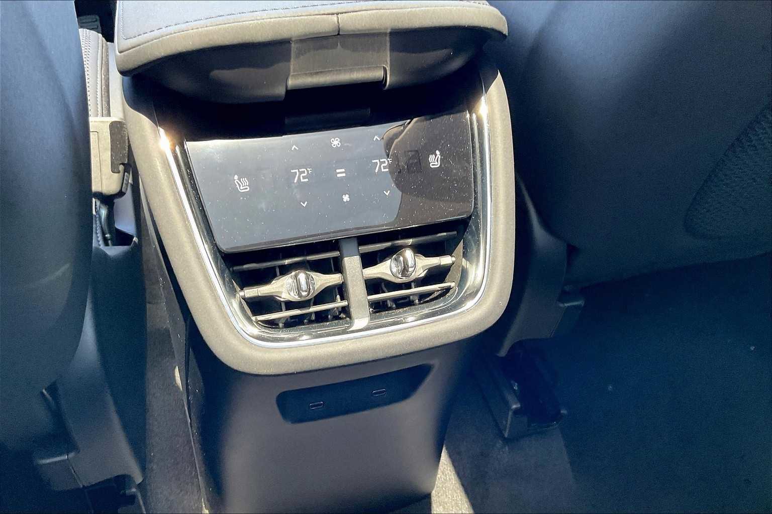 New 2025 Volvo EX90 Ultra image 16