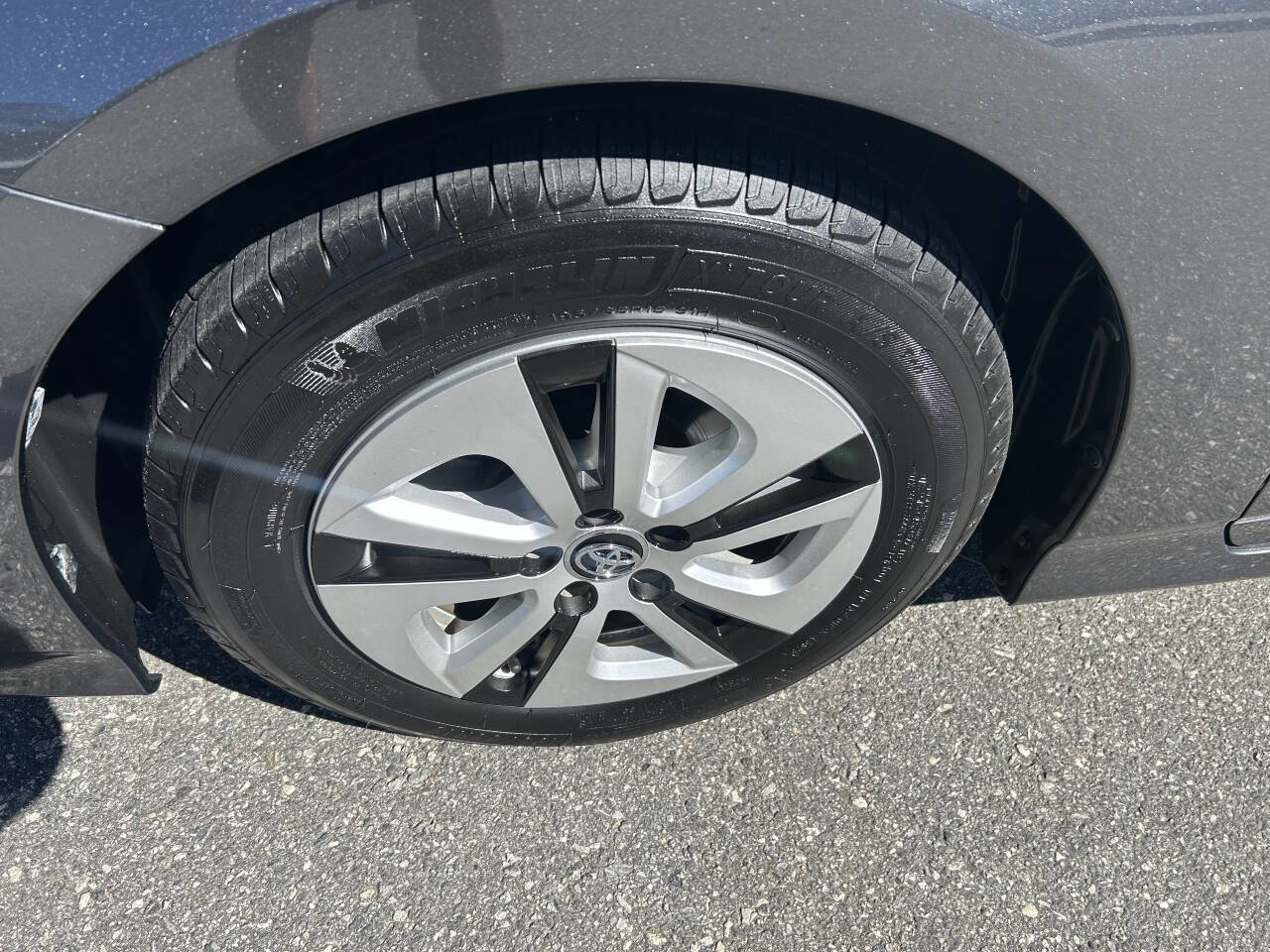 Used 2017 Toyota Prius Two image 14