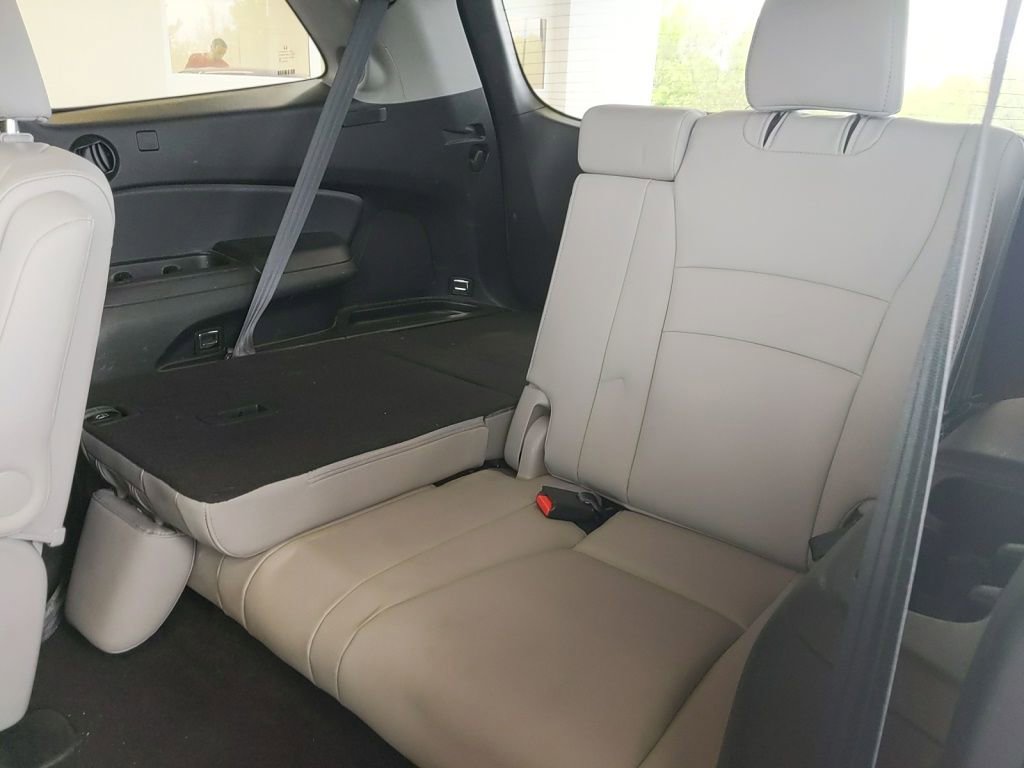 Used 2021 Honda Pilot Touring image 16