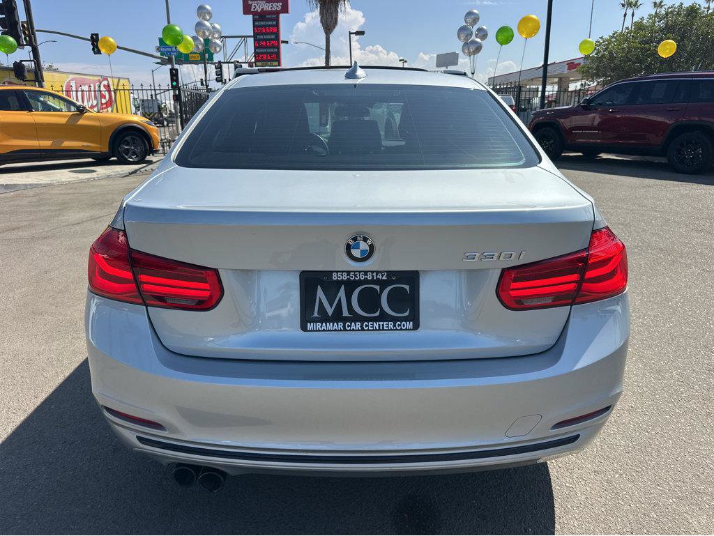 Used 2018 BMW 330i Sedan w/ Premium Package RWD image 12