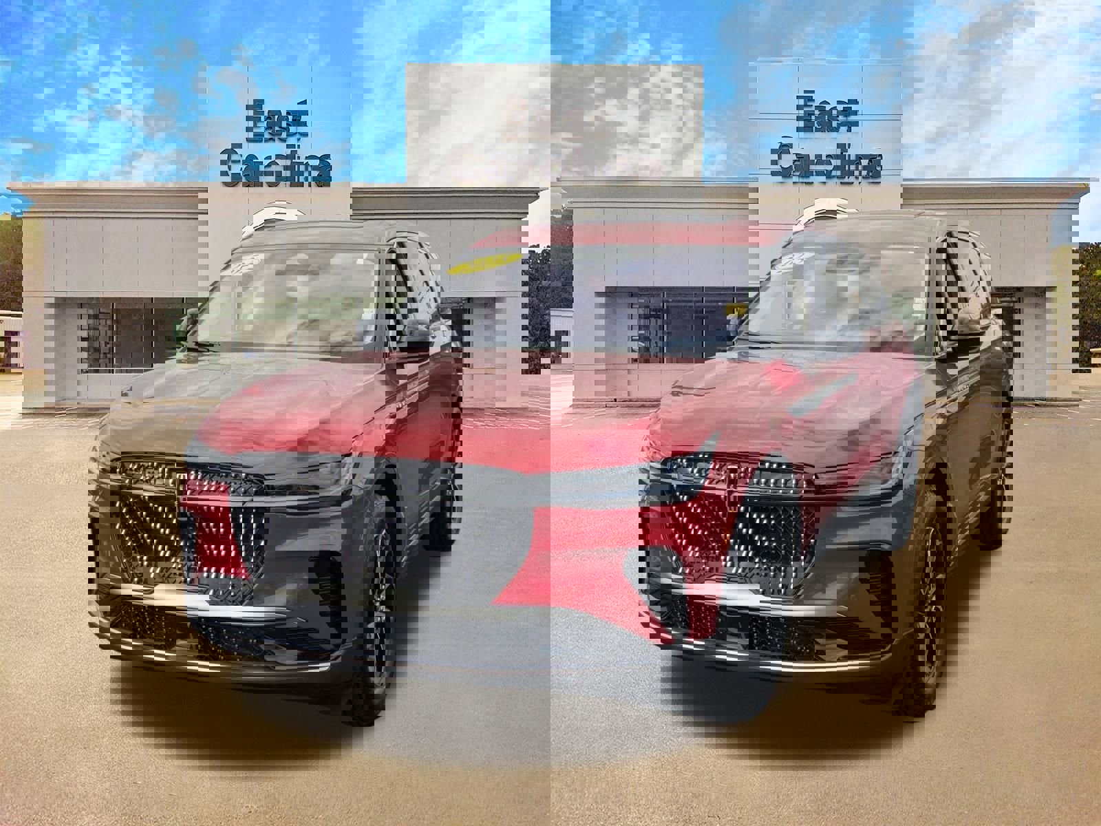 Used 2025 Lincoln Nautilus Premier w/ Equipment Group 102A image 7