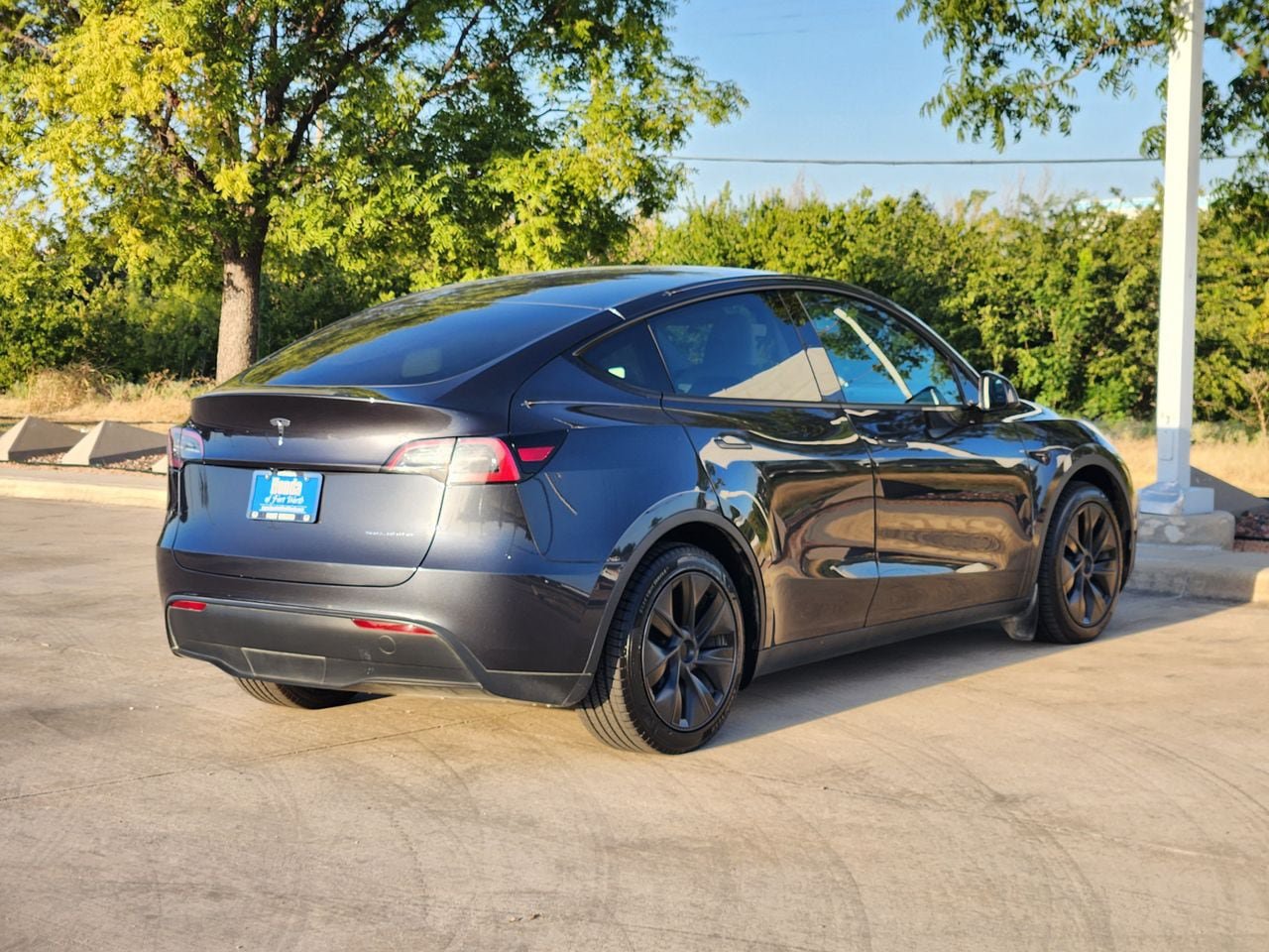 Used 2024 Tesla Model Y Long Range AWD/4WD image 5