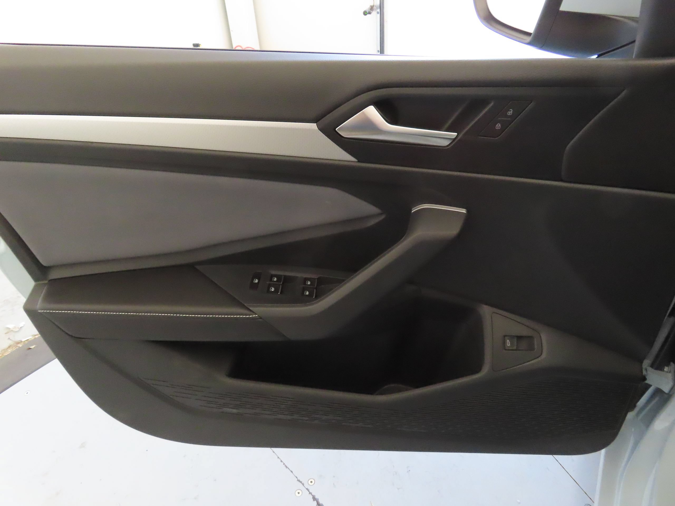 New 2026 Volkswagen Jetta SE FWD image 10