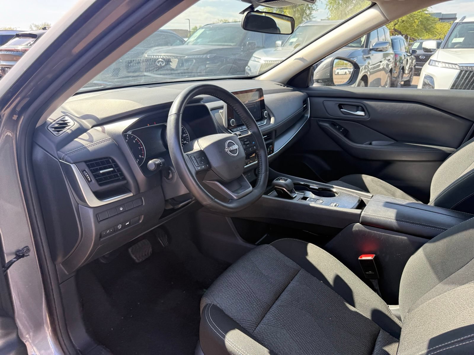 Certified 2025 Nissan Rogue SV FWD image 12