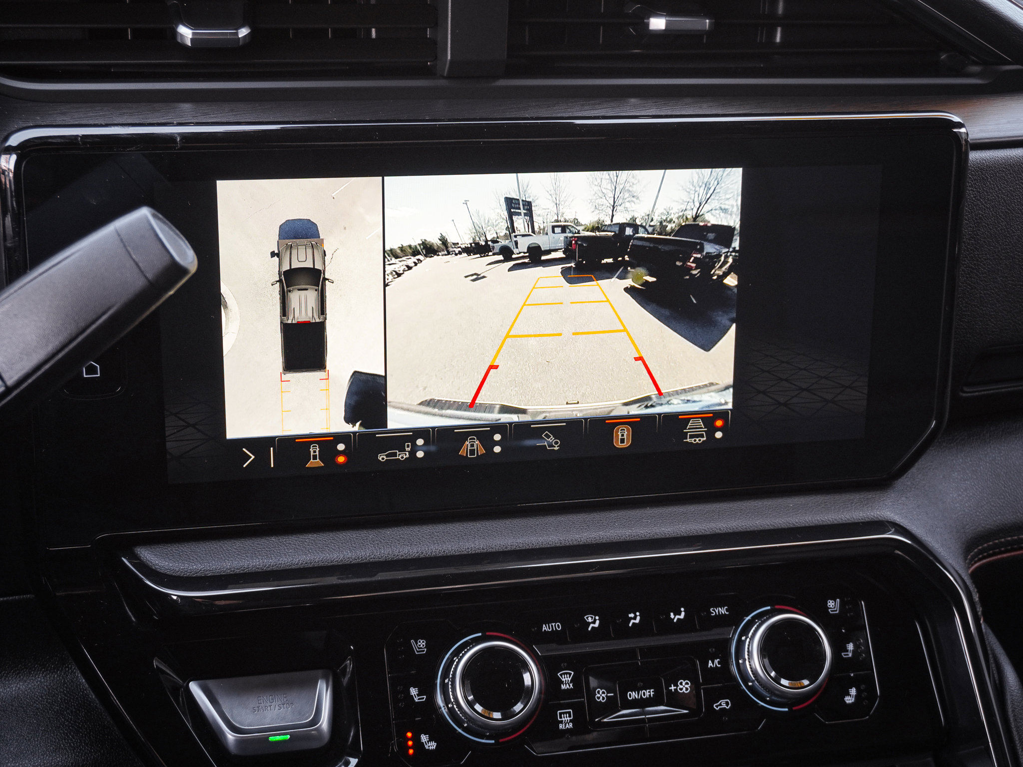 Used 2024 GMC Sierra 2500 AT4 image 25