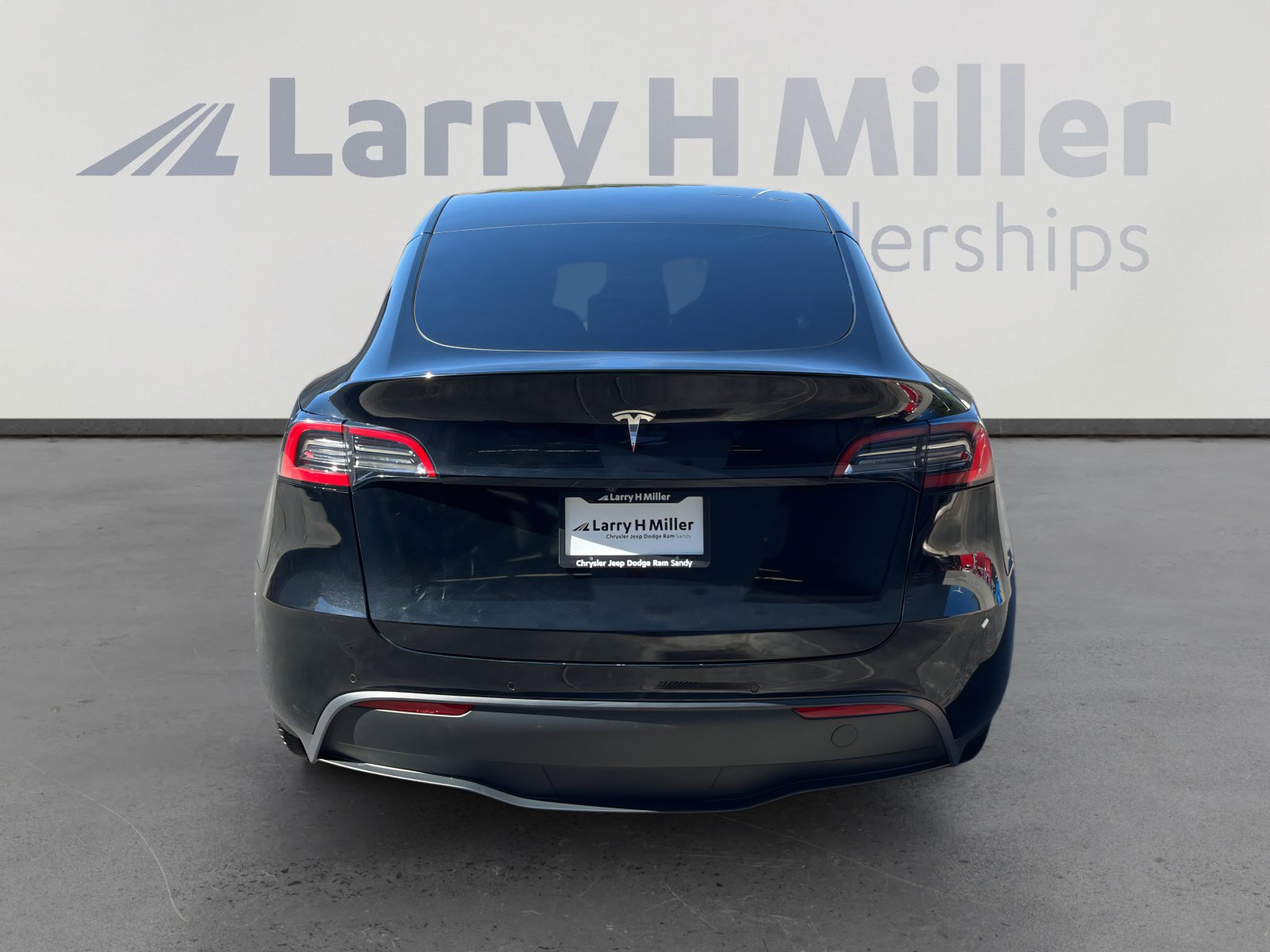 Used 2022 Tesla Model Y Long Range AWD/4WD image 4