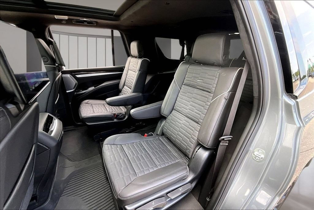 New 2026 Cadillac Escalade Platinum Sport w/ LPO, ONYX Package AWD/4WD image 10