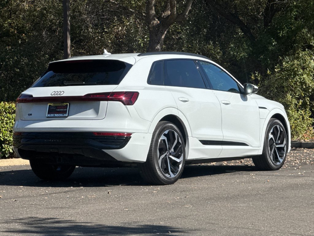 Used 2024 Audi Q8 e-tron Prestige w/ Prestige Package AWD/4WD image 5