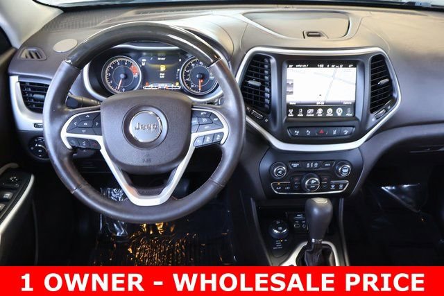 Used 2016 Jeep Cherokee Overland w/ Technology Group image 14