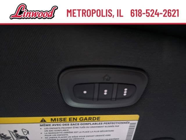 New 2026 Chrysler Pacifica Select FWD image 32