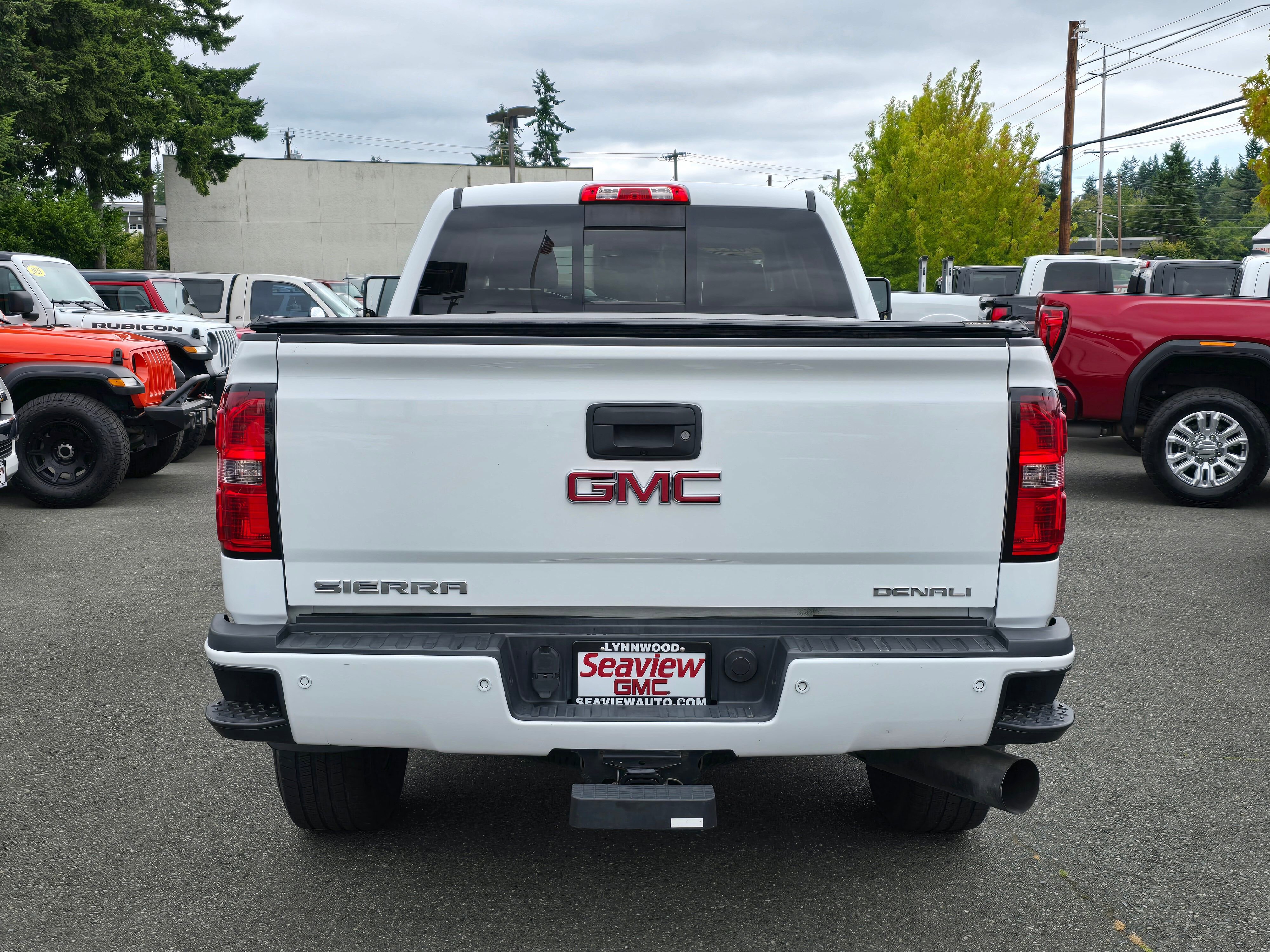 Used 2015 GMC Sierra 3500 Denali w/ Duramax Plus Package image 6
