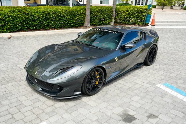 Used 2020 Ferrari 812 Superfast RWD image 10