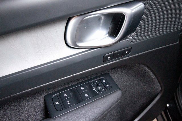 Certified 2025 Volvo XC40 B5 Plus image 11