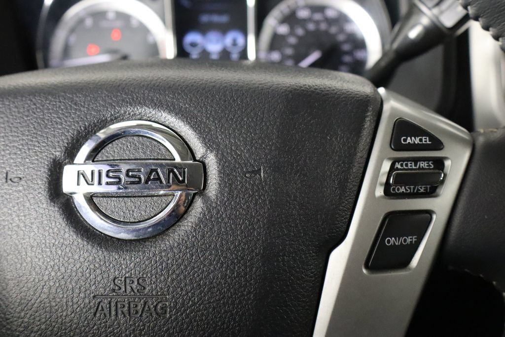 Used 2017 Nissan Titan PRO-4X AWD/4WD image 10