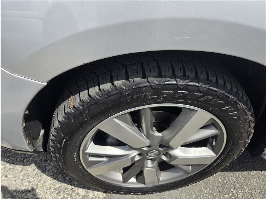 Used 2015 Nissan Pathfinder SV AWD/4WD image 11