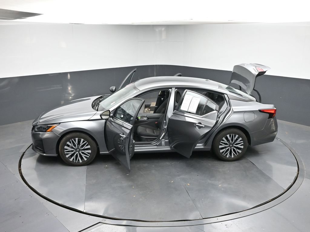 Used 2024 Nissan Altima 2.5 SV image 42