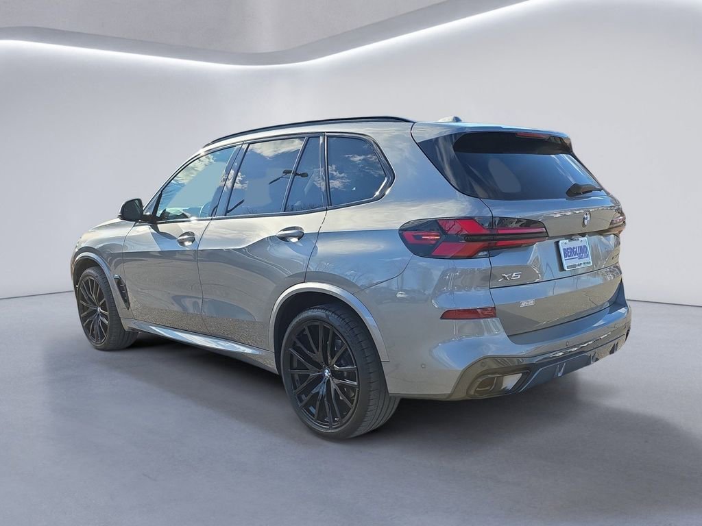 Used 2025 BMW X5 xDrive40i w/ M Sport Package image 5