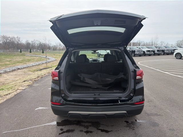 Used 2023 Chevrolet Equinox LT w/ LPO, Floor Liner Package FWD image 10