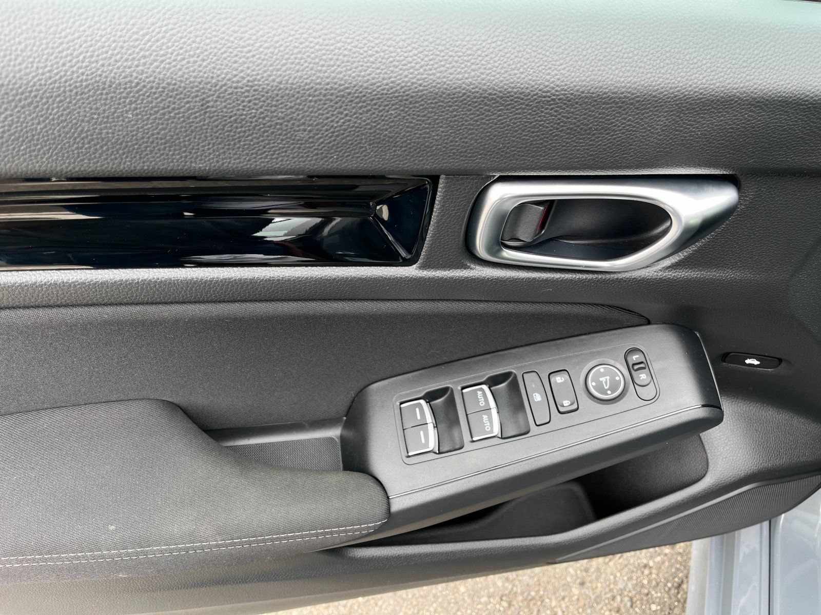 Used 2025 Honda Civic Sport image 12