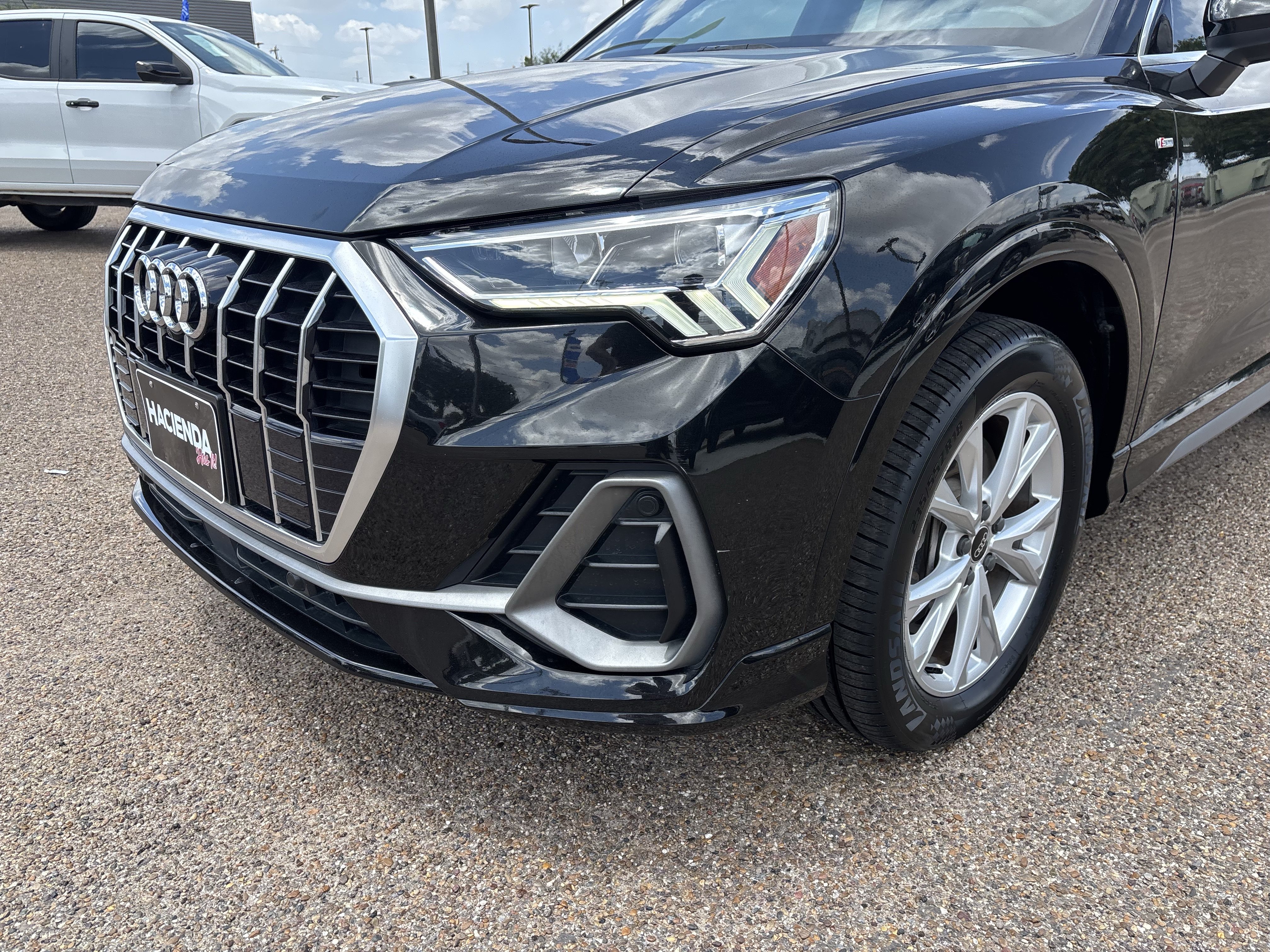 Used 2022 Audi Q3 2.0T Premium Plus w/ Premium Plus Package AWD/4WD image 6