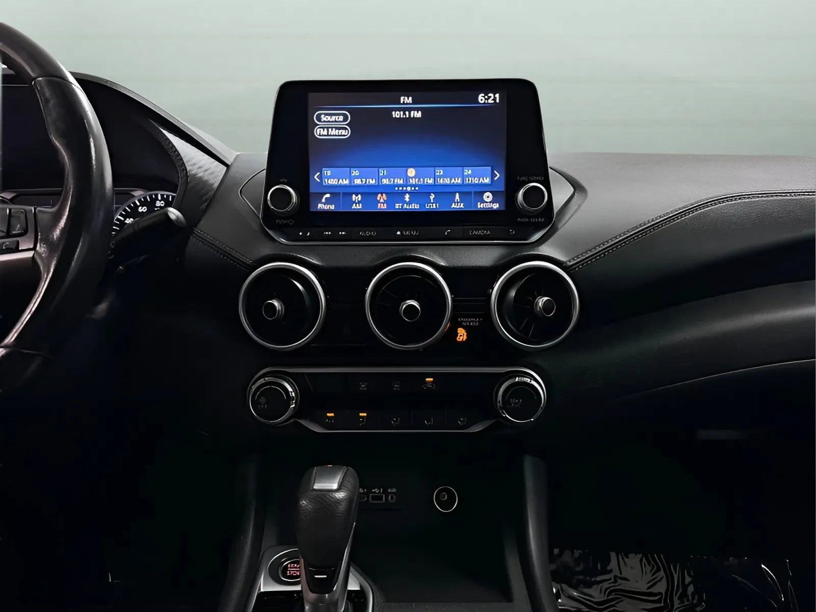 Used 2022 Nissan Sentra SV FWD image 18