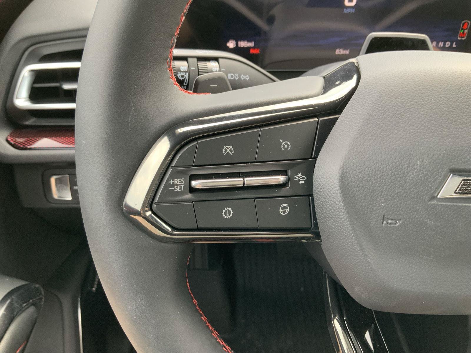 New 2026 Chevrolet Traverse RS w/ LPO, Floor Liner Package FWD image 28