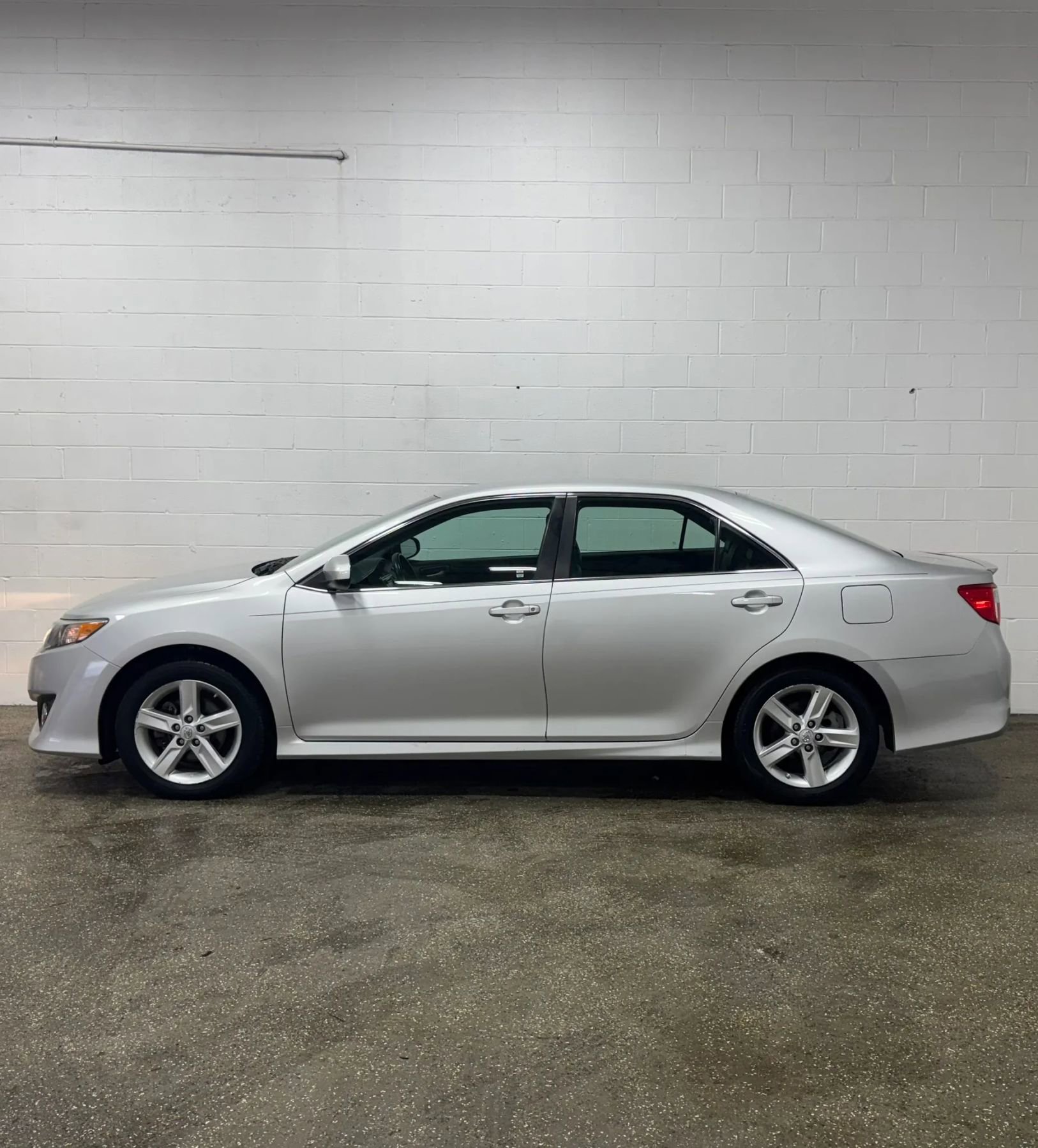 Used 2014 Toyota Camry SE image 6