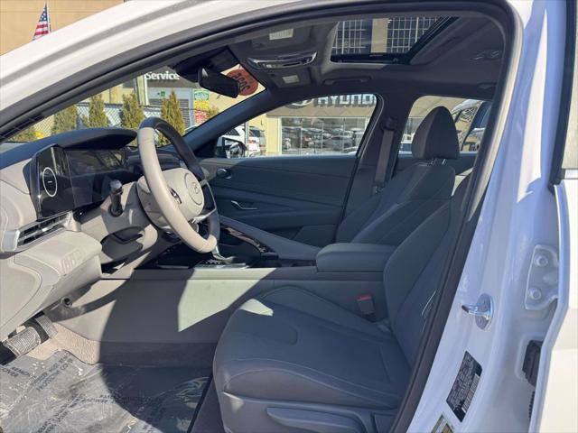 Certified 2025 Hyundai Elantra SEL FWD image 17