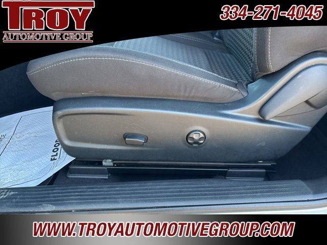 Used 2020 Dodge Challenger SXT w/ Blacktop Package image 15