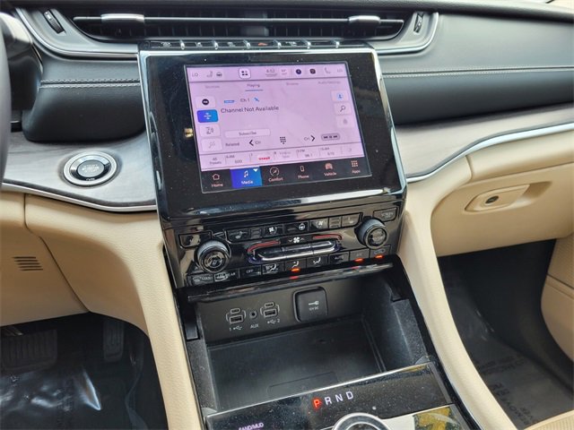 Used 2022 Jeep Grand Cherokee L Limited w/ Luxury Tech Group II image 29